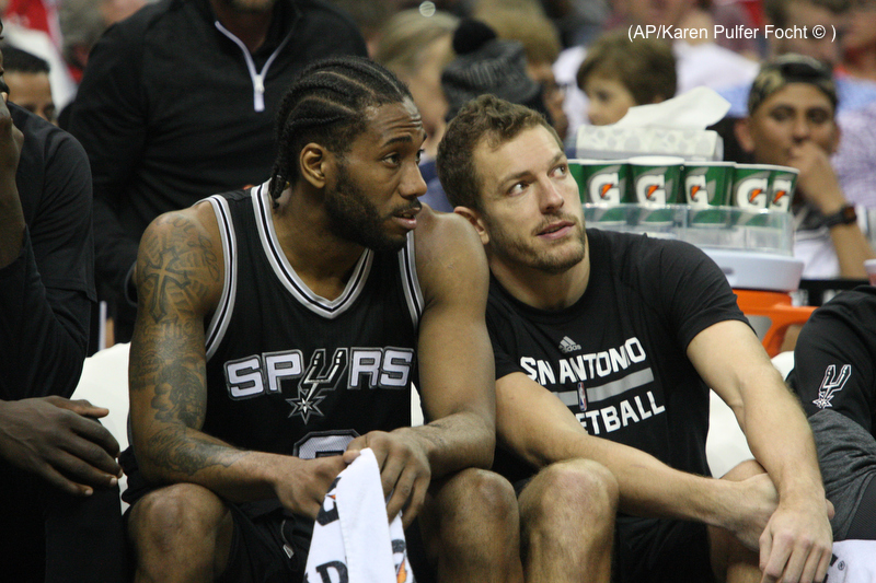 David Lee and Kawhi Leonard.JPG