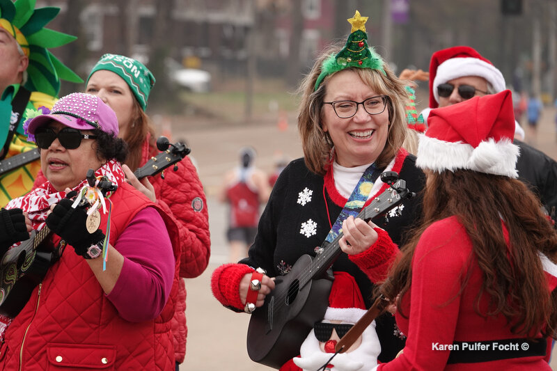 12.07.2019 Ukulele Flash Mob St Jude Marathon 038.JPG