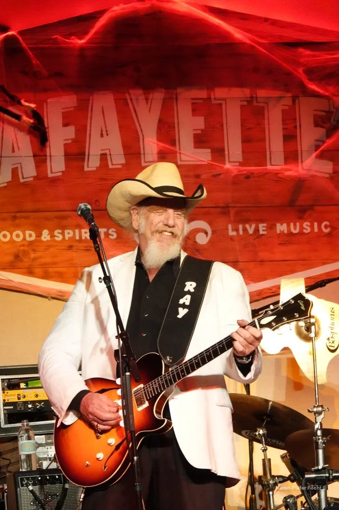 10282018 Asleep at the Wheel ©Focht 005 copy.JPG