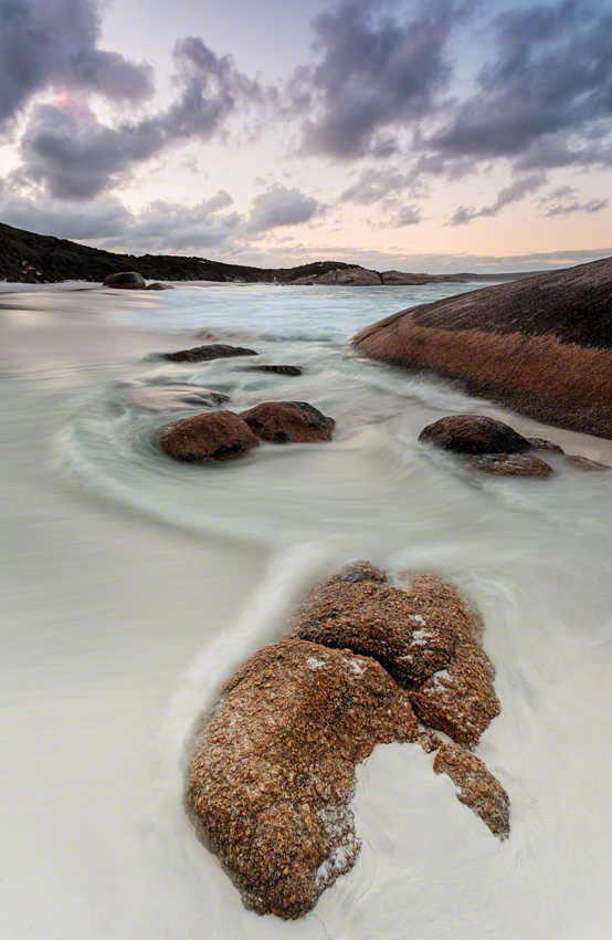 Canon 5D mkiii, 17 -40 @ 17 mm, f11 , 0.8sec, ISO100