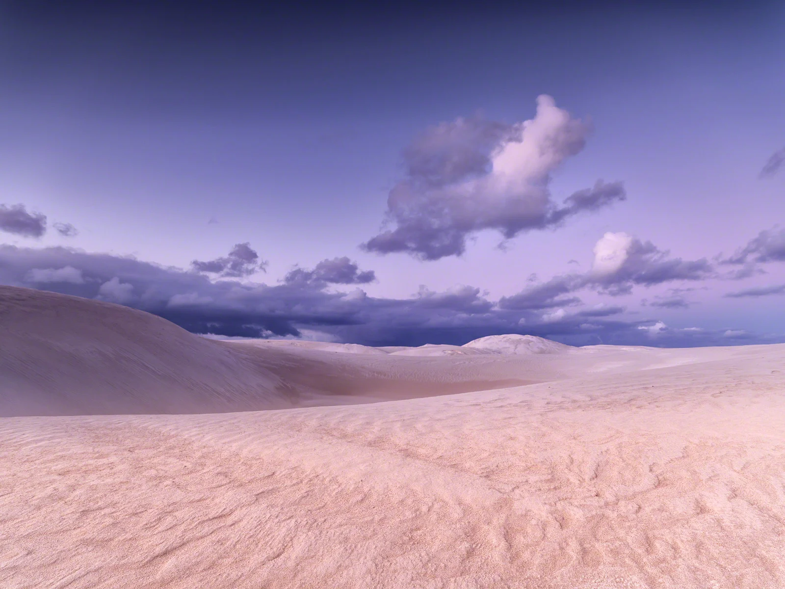 Pentax 645z, 28-45 @ 28, F8, 1sec, ISO 100