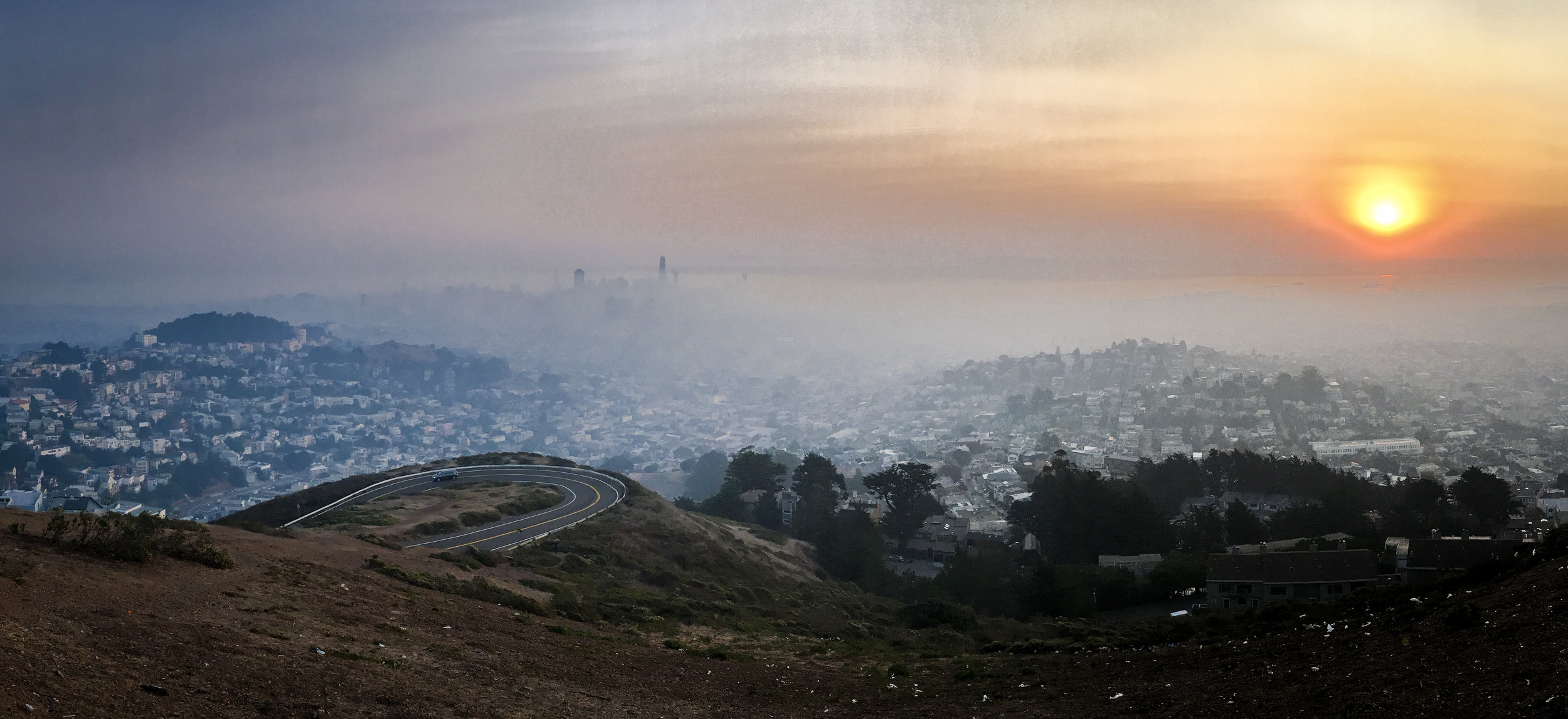 SF hazed in smoke due to the wildfires in Sonoma