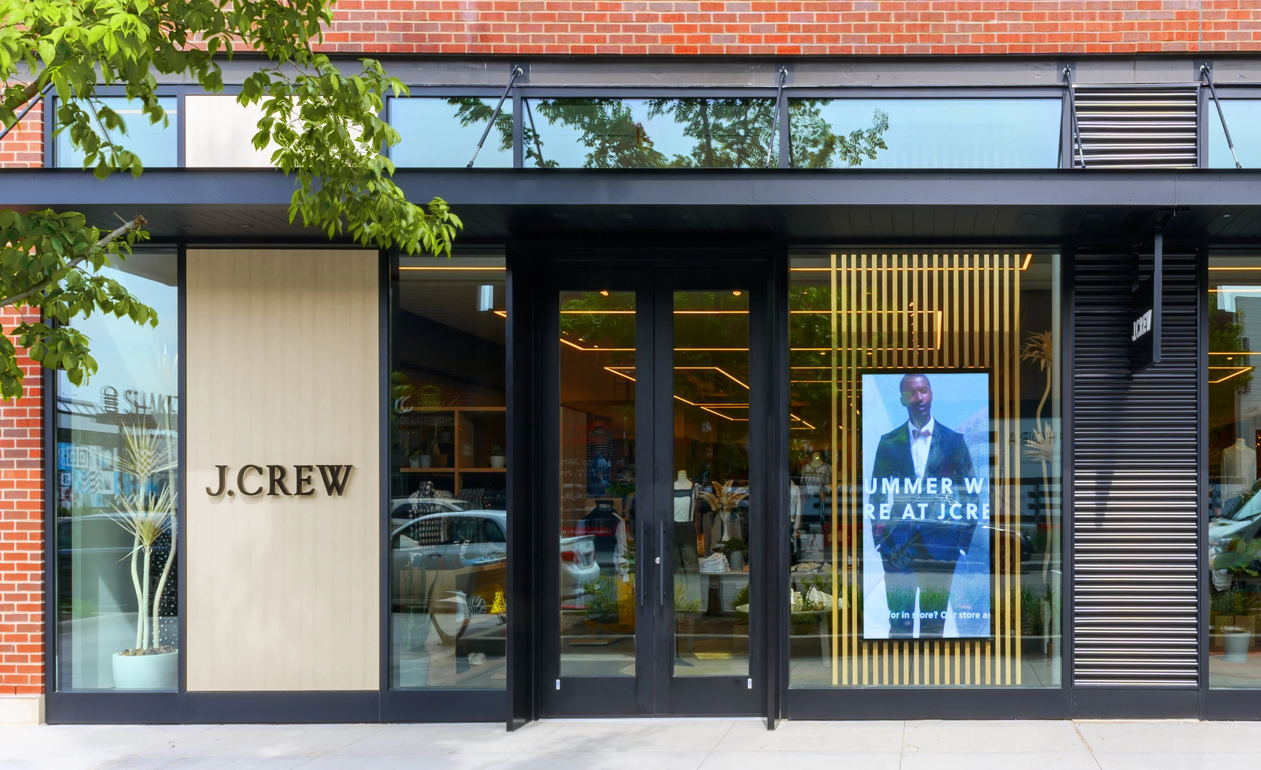 CrewStore-FRNT01_WEB_Edit.jpg