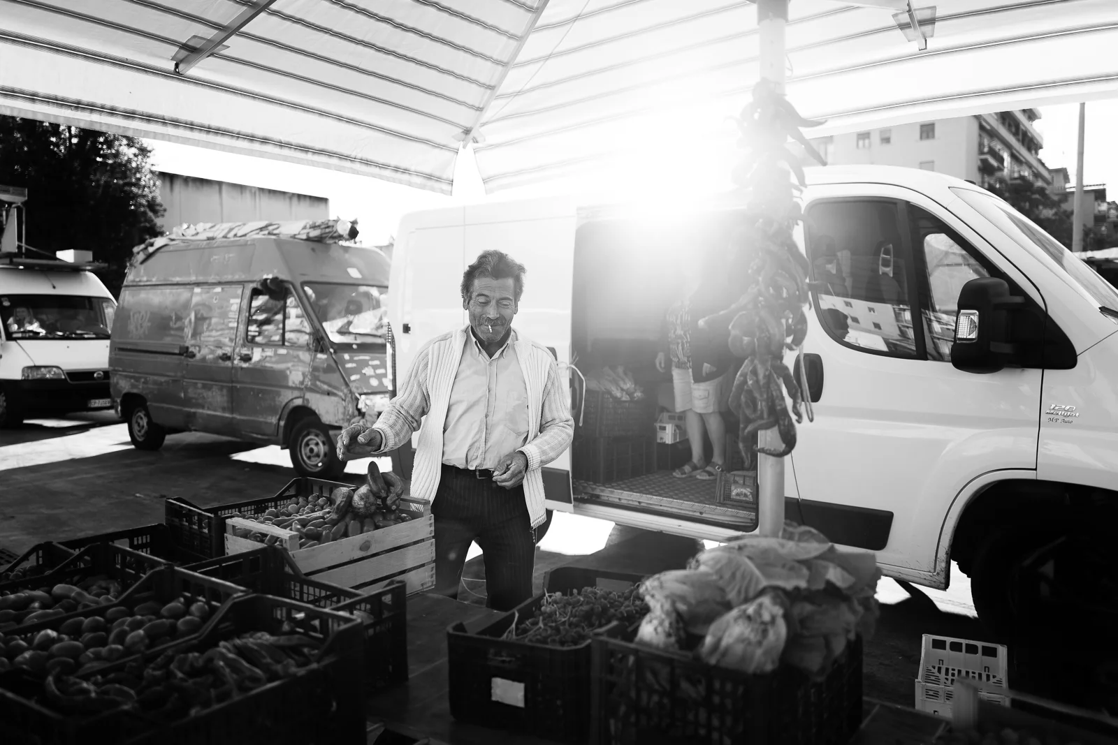 Setting up the city market