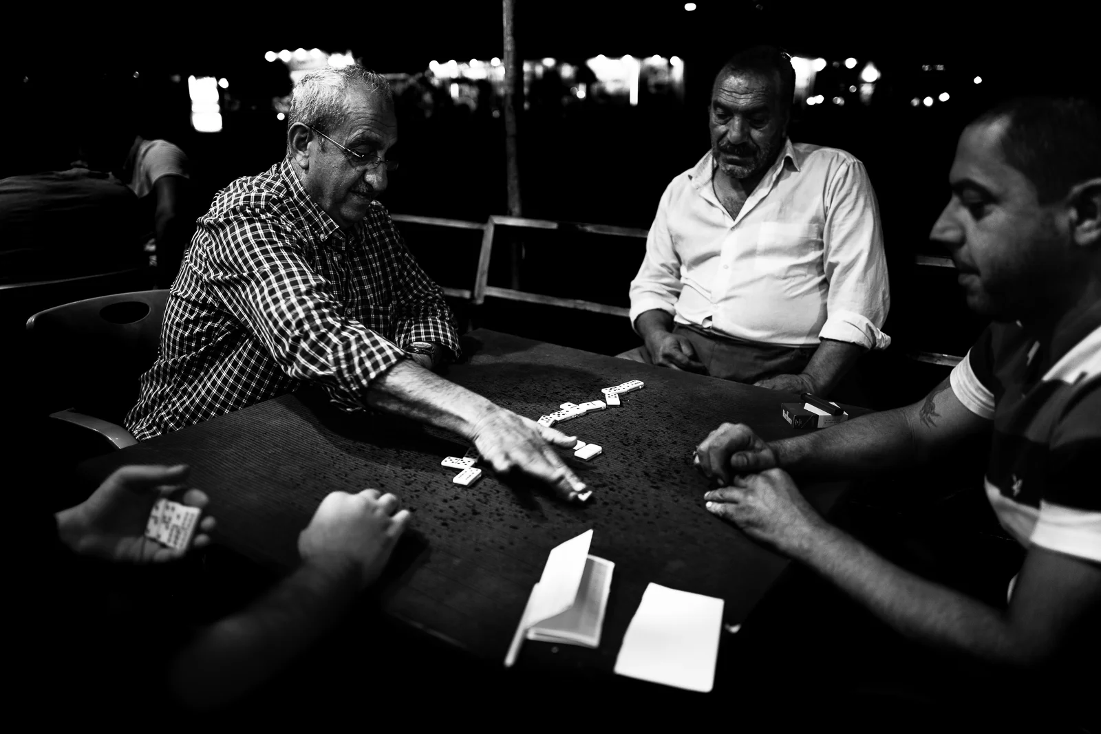 Men are playing on the street of Erbil