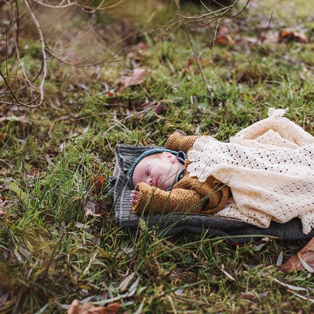 I met a brand new bubba this morning and I&rsquo;m reeeeaaallly trying to remember why i&rsquo;m not pushing hubby for baby number 5 🍂⁣
⁣
⁣
⁣
#katiecrossphotography #newbaby #newbornphotographer #vancouvernewbornphotographer #candidchildhood #camera