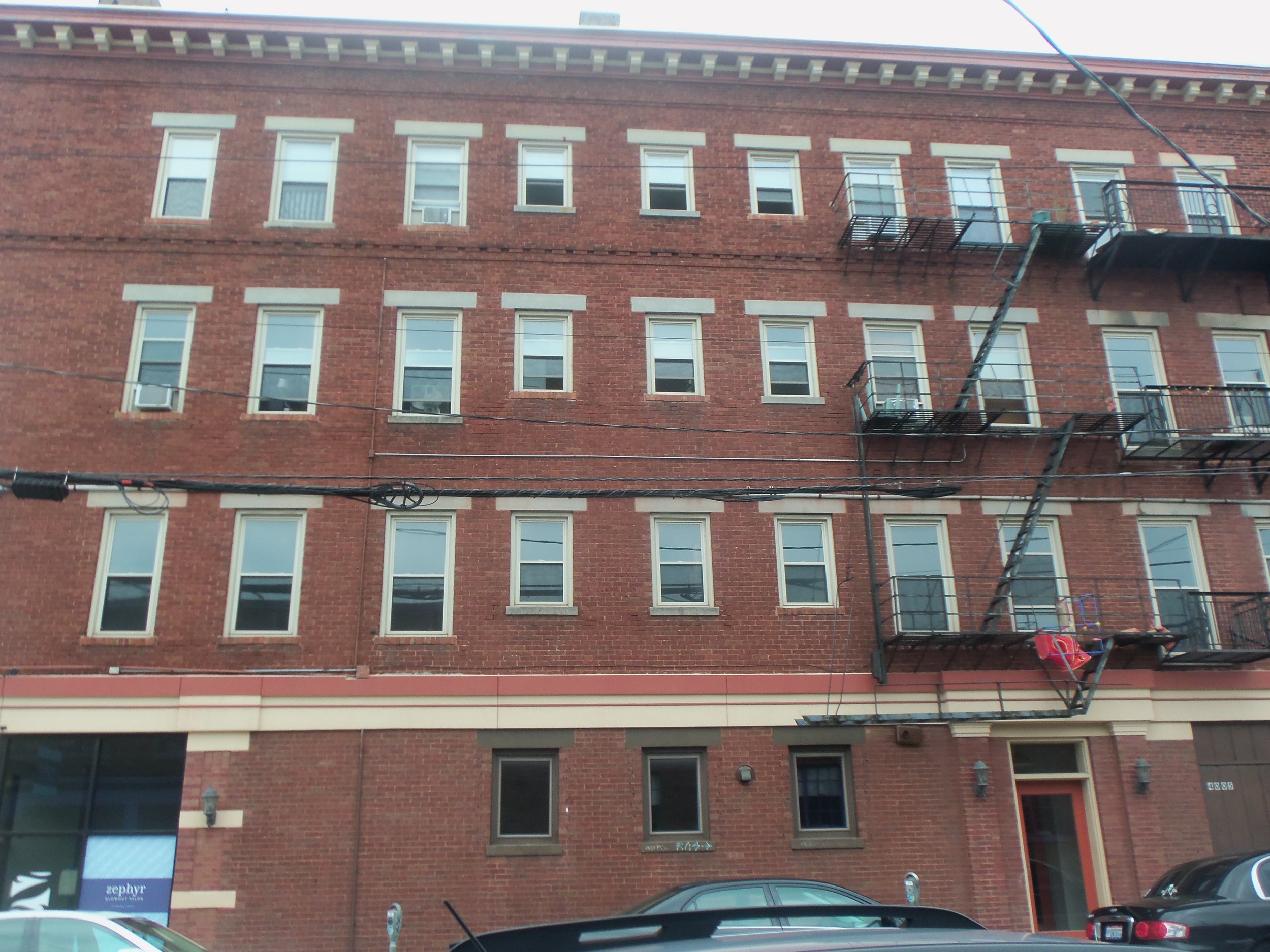 4005 LENOX APARTMENTS IN OAKLEY ON THIRD FLOOR PHOTO BY KATHY STORRIE 7-27-14