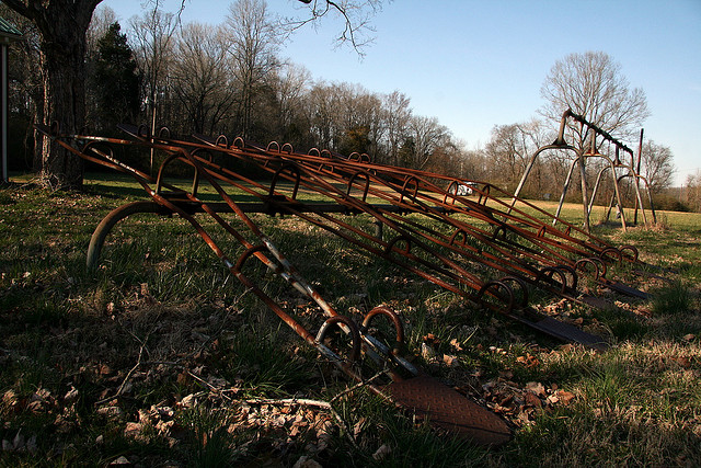 PLAYGROUND EQUIPMENT BY DANIEL JOHNSON CREATIVE COMMONS WWW.FLICKR.COM