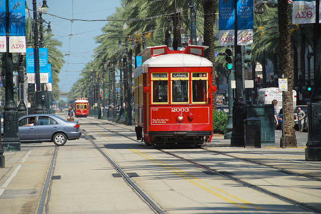 STREET CAR NEW ORLEANSBY FAUNGG'S PHOTOS CREATIVE COMMONSFLICKR