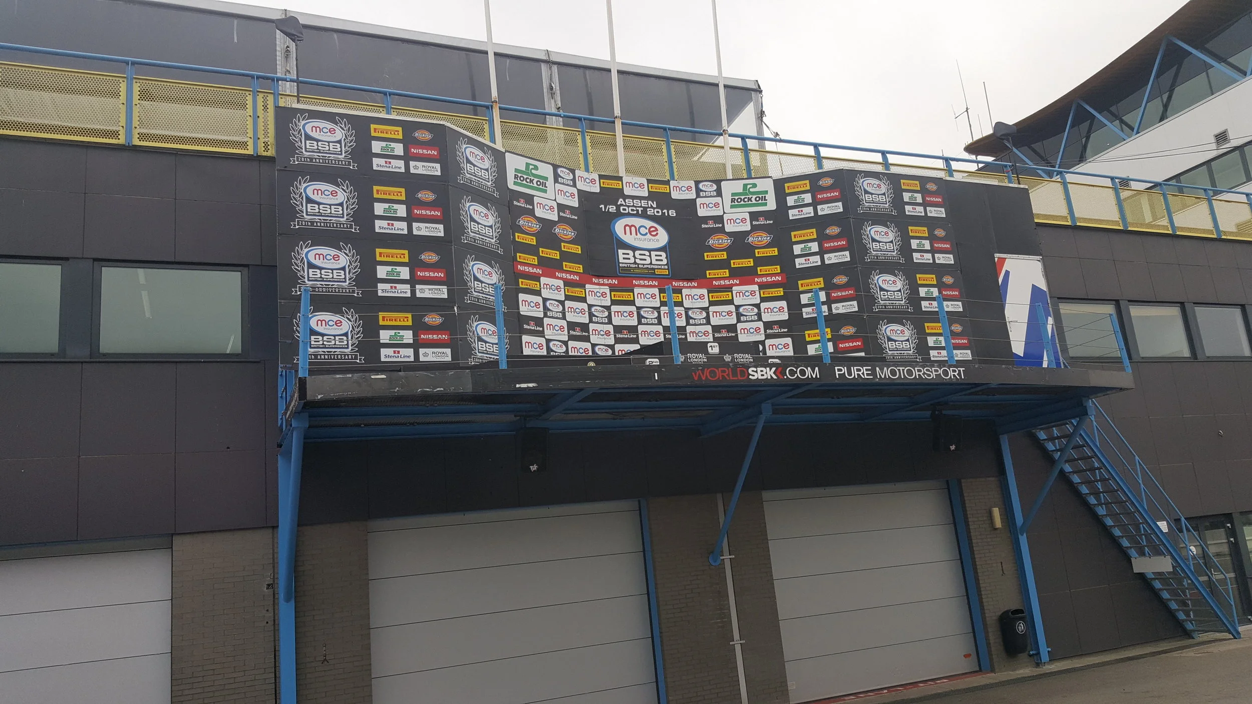 Kind regards,
Dick de Vries  Mob: +31 (0)651146988