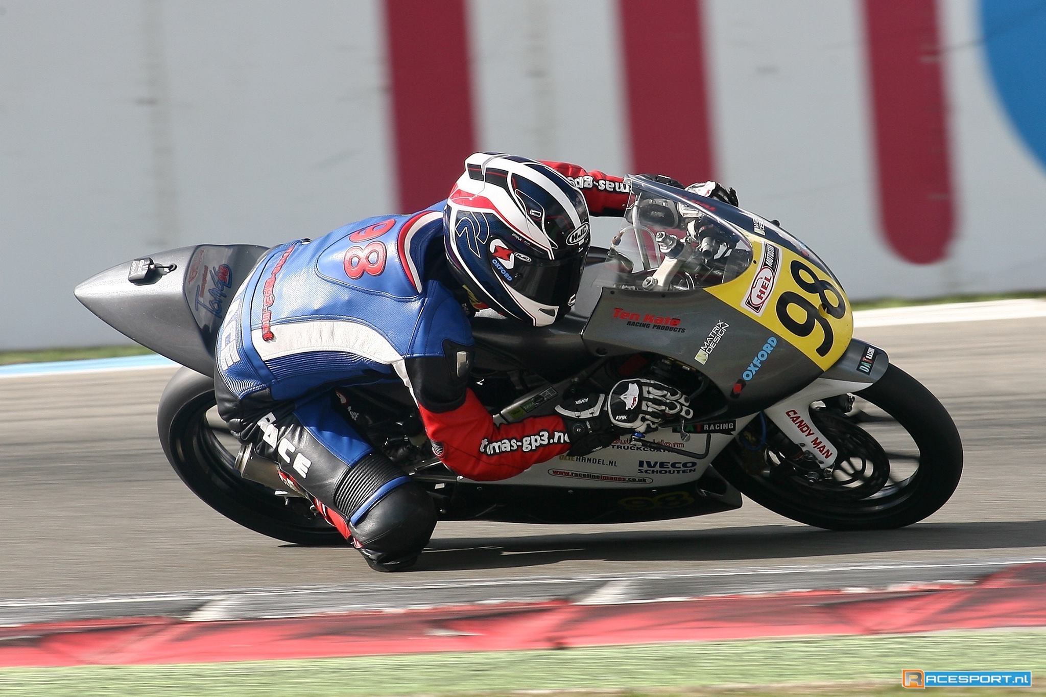 Hard pushend de laatste bocht in! Foto credit Racesport.nl