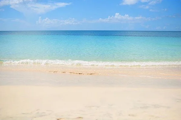 Great Anse beach. Sometimes the beauty that surrounds me is so incredible I wonder if I’m dreaming. | Grenada, Caribbean
