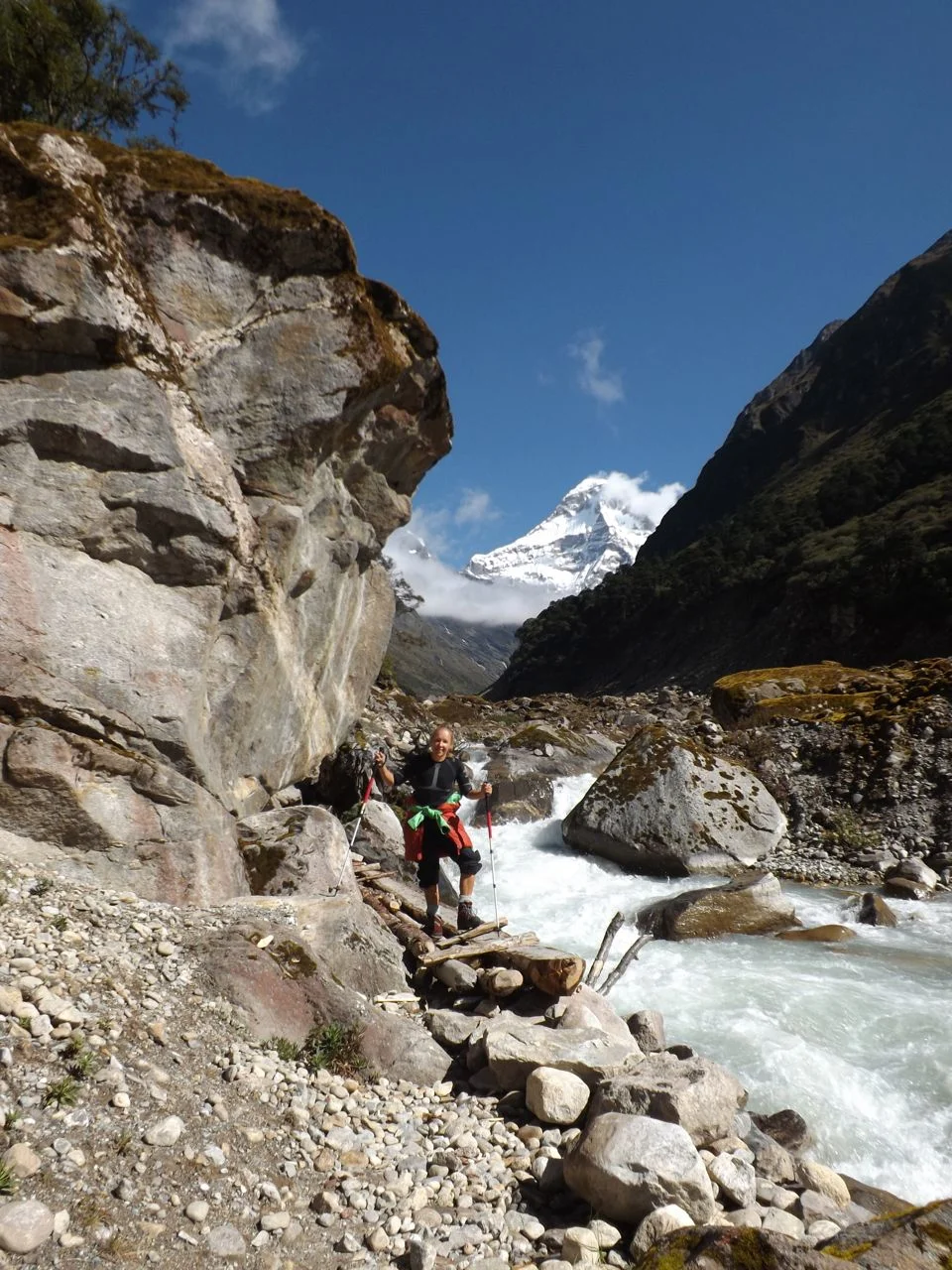 Having a little restful hike when coming back down from Mera