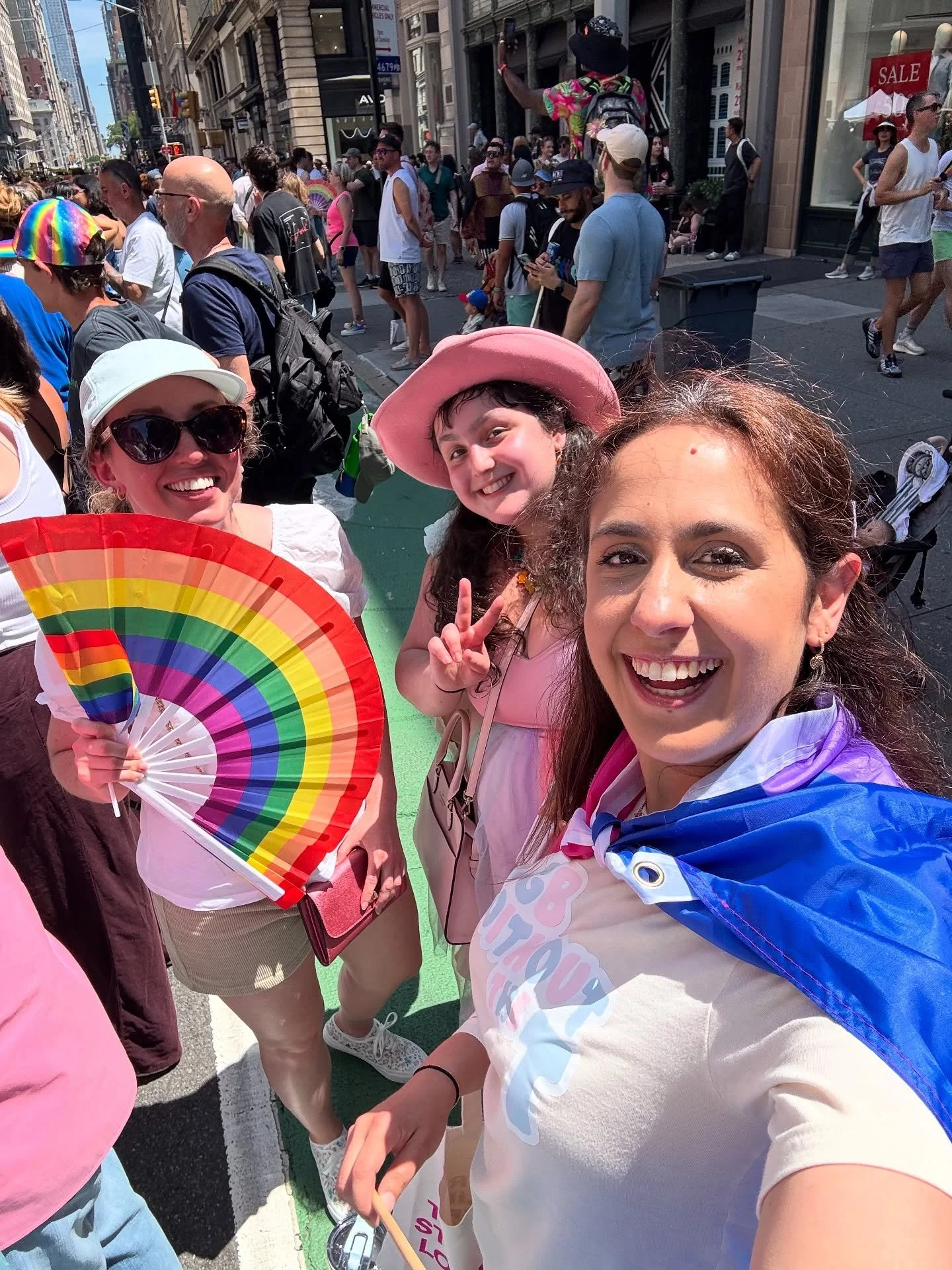 I&rsquo;m gonna keep on dancing 🌈

#pride