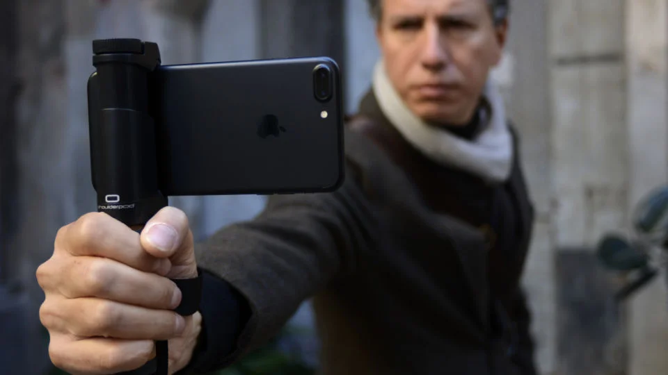 Shoulderpod S2 - handle grip stabilizer for iPhone 7 Plus