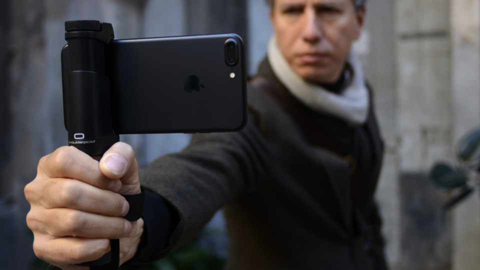 Shoulderpod S2 handle grip for iPhone 7
