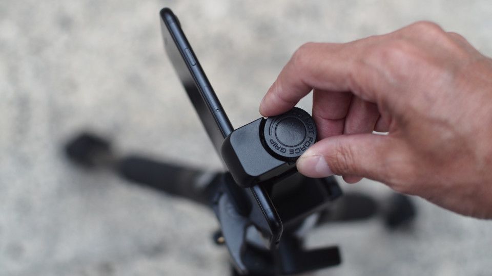 Adjustable tripod mount adapter for iPhone 7 + plus