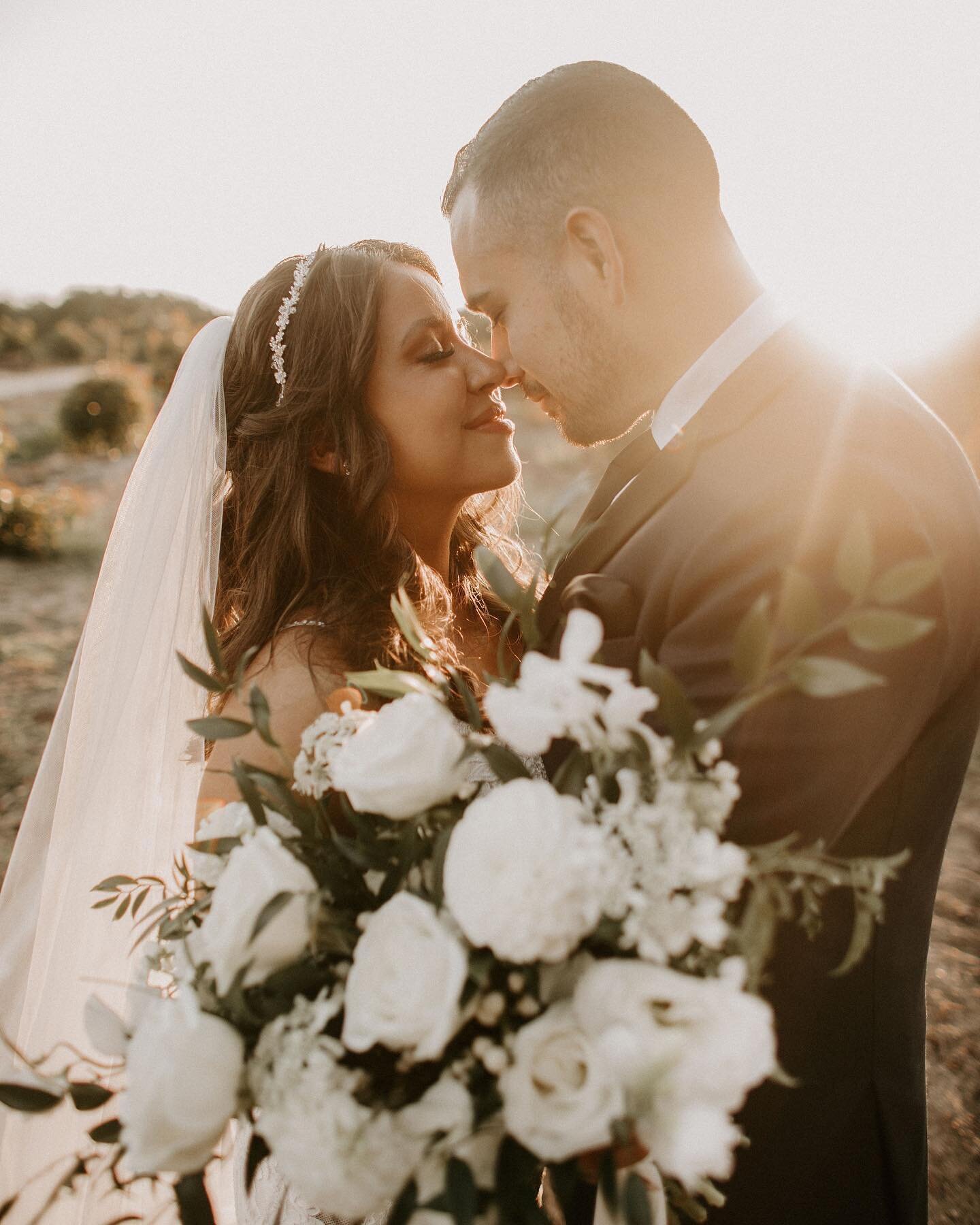 Unveiling Vanessa&rsquo;s beautiful wedding 
Hair, Airbrush Make-up &amp; 
➕ @christina_vo @unveiledbychristinavo 
Photography 📷 : @jenniferaunerphoto 
Bride : @vanesssssaaah 
#unveiledbychristinavo