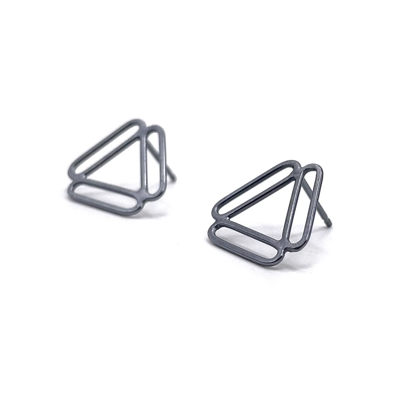 Triangle Link Studs