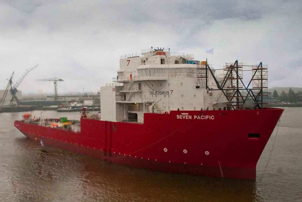 Het schip volledig in beeld