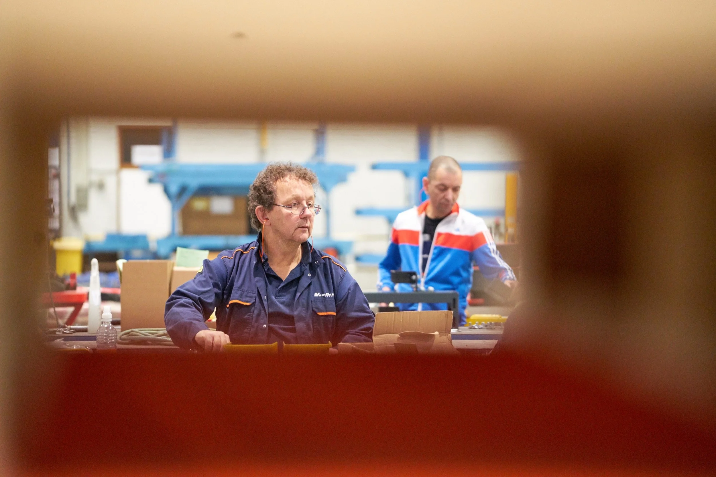 Spontane portretten in de fabriek