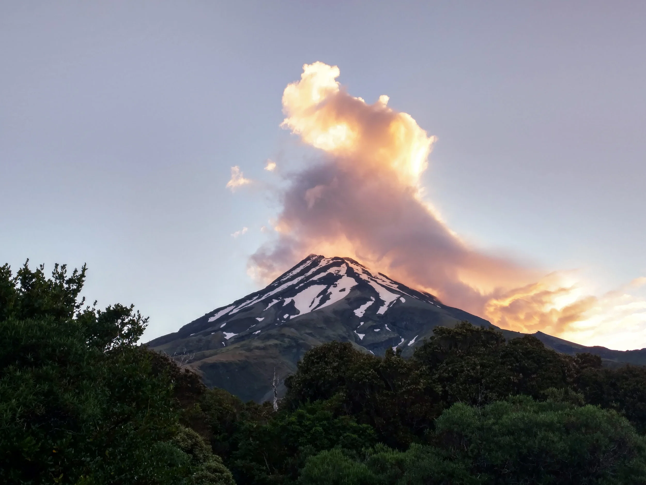 Sunset behind Taranaki photo/ Molly