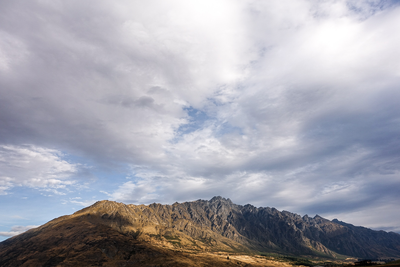 The Remarkables towering above Lake Wakatipu photo/ Jonathan