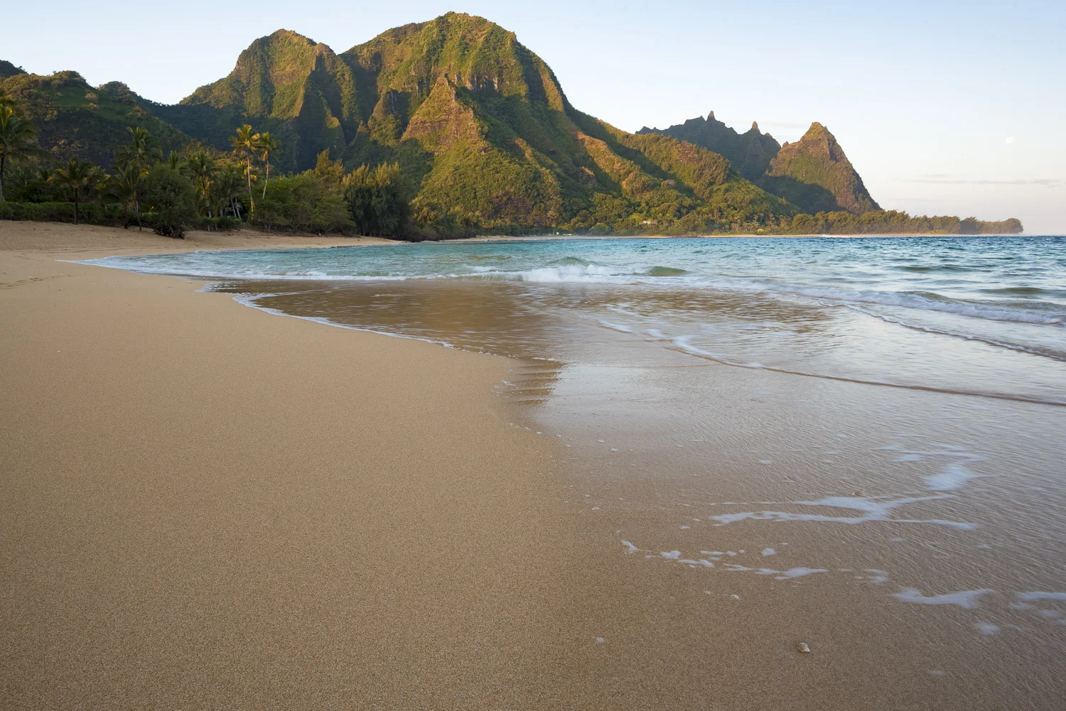 Tunnels Beach, North Shore