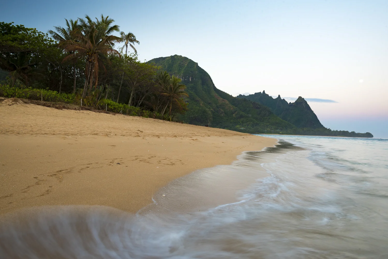 Tunnels Beach, North Shore