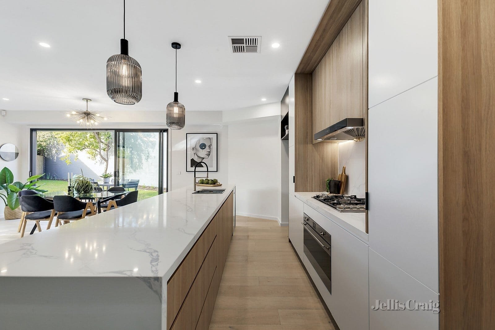 U2 kitchen.jpg