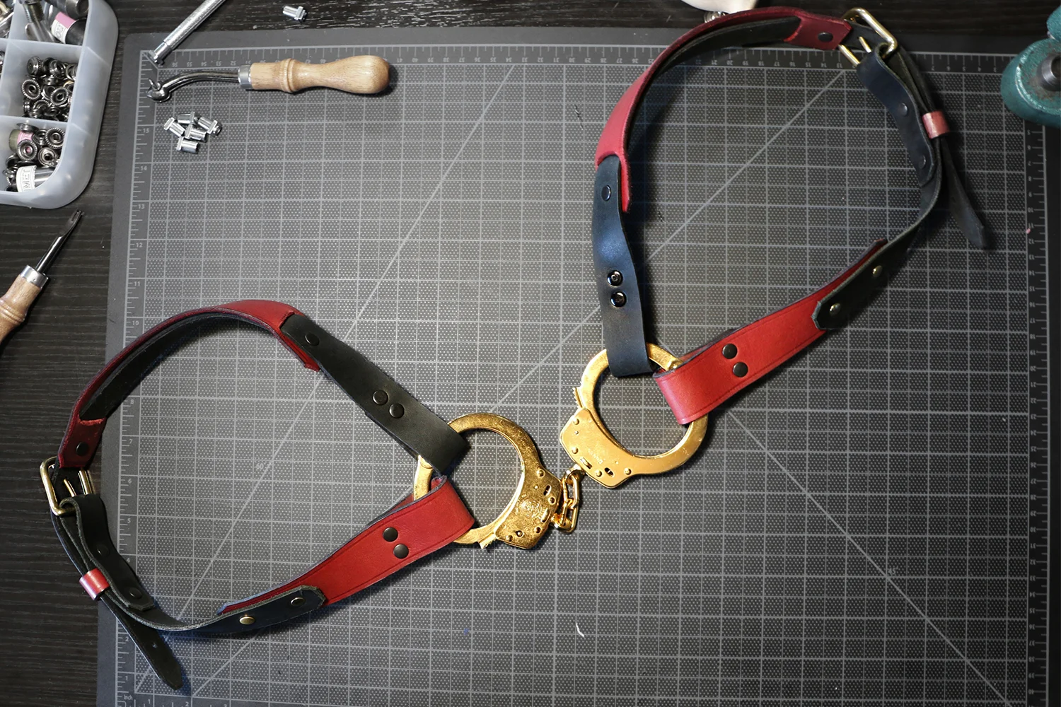 SHOULDER+HARNESS+LE+GOLD+HANDCUFFS+WEB.jpg