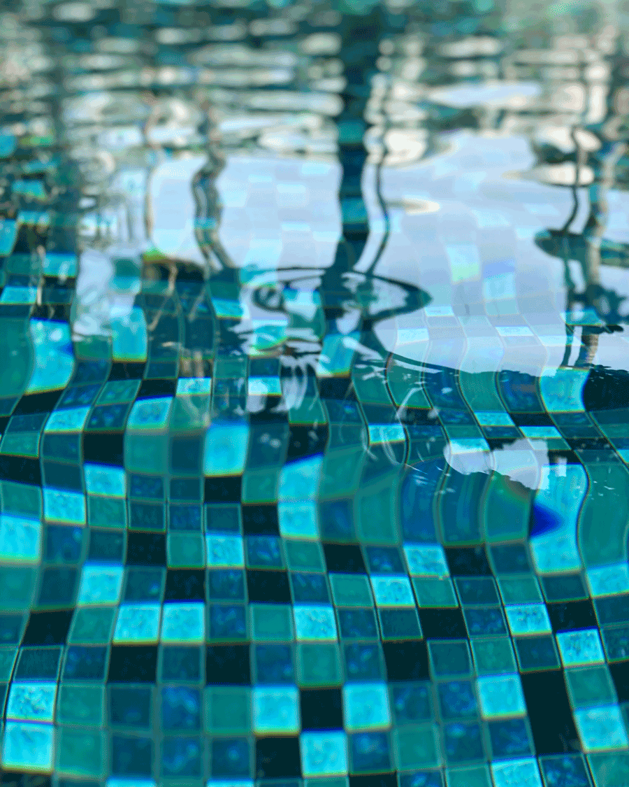 'Pool’ © Naida Ginnane 2018 iPhone X, 1/220, f/2.4, ISO 16.