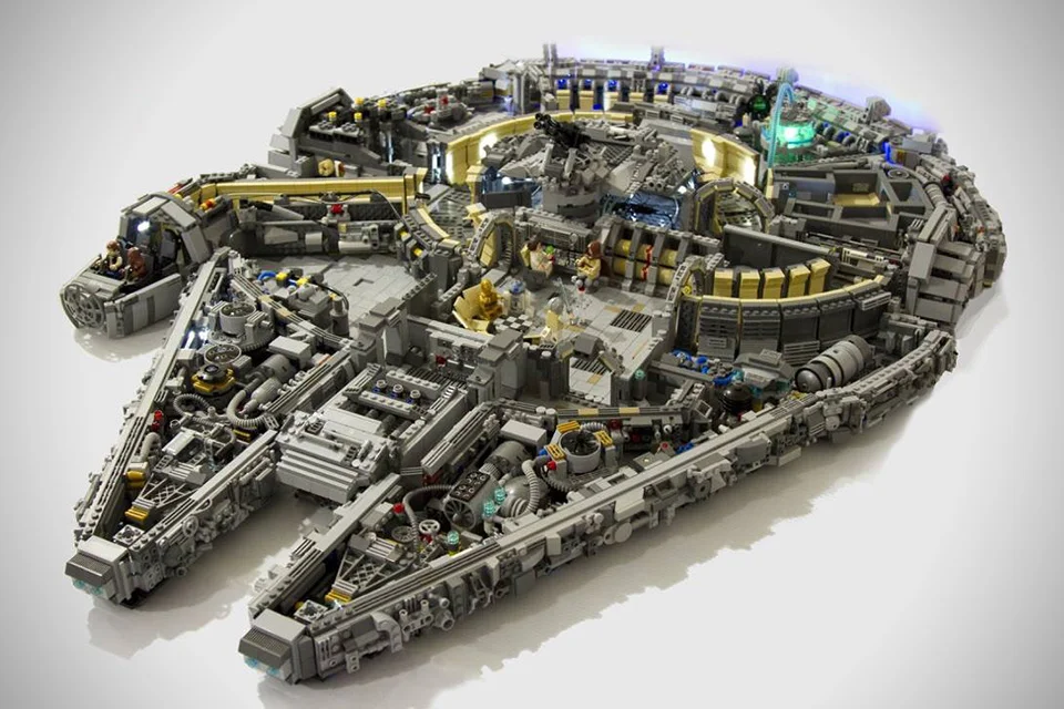 Lego Faclon 10.000 Pieces