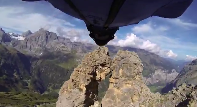 Wingsuit 2 Meter Cave