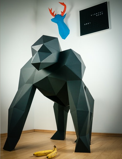 xxl-papercraft-gorilla-black-papertrophy.jpg