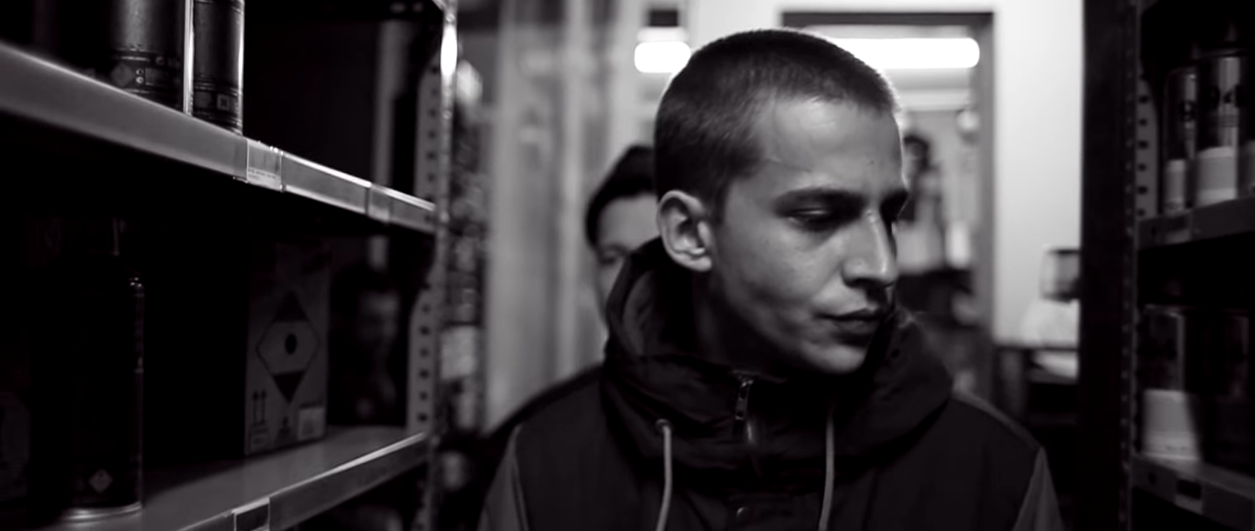 Döll - Weit entfernt (prod. by Dexter)