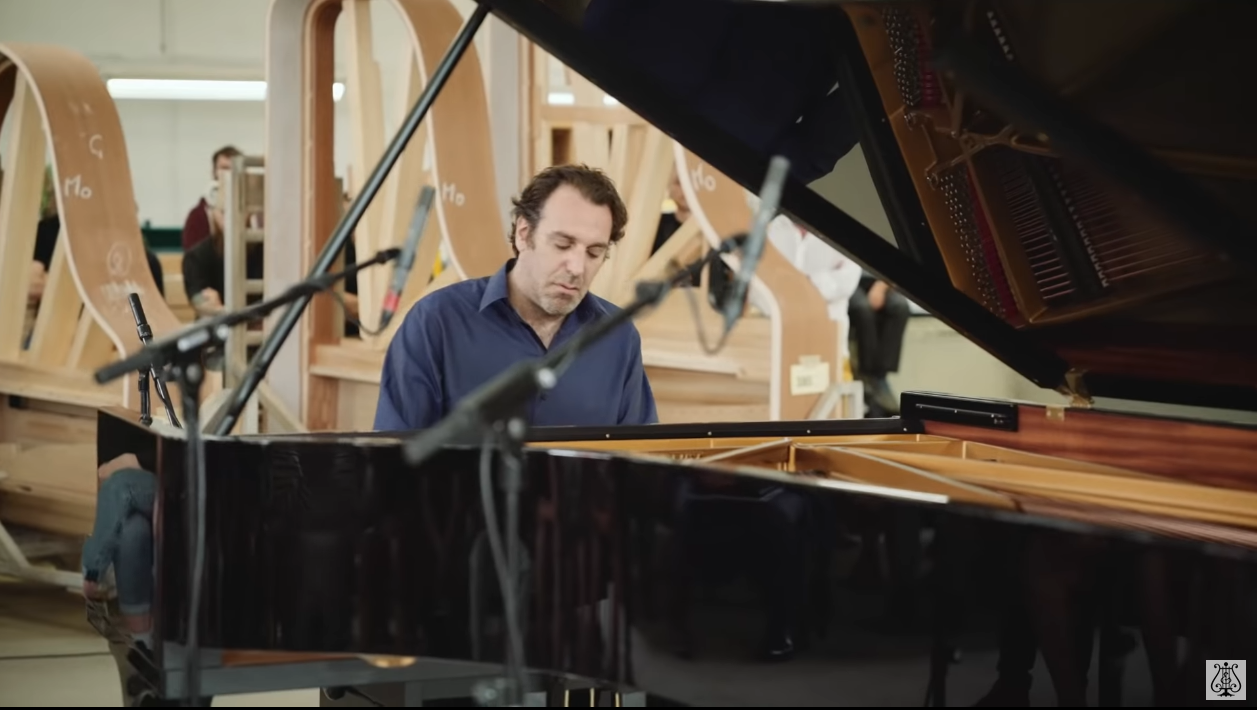 Live from the factory floor – "Rideaux Lunaires" by Chilly Gonzales