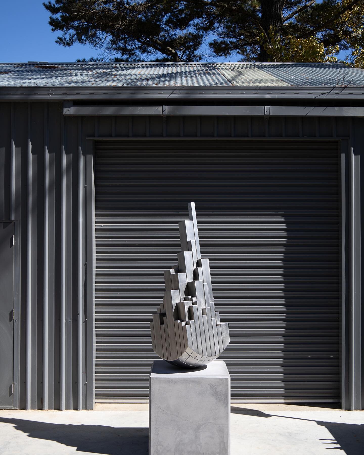 The sculpture has landed!
Point of Contact III complete and installed at a private residence in Melbourne.