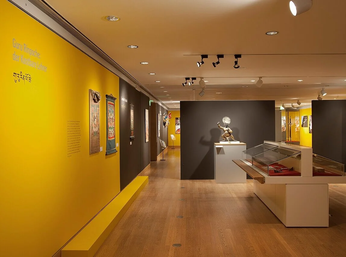 Ausstellungsdesign mit Katalog, »Die 8 Aspekte des kostbaren Lehrers« Padmasambhava, Kunst und Rituale im Himalaya  Museum für Asiatische Kunst, Berlin