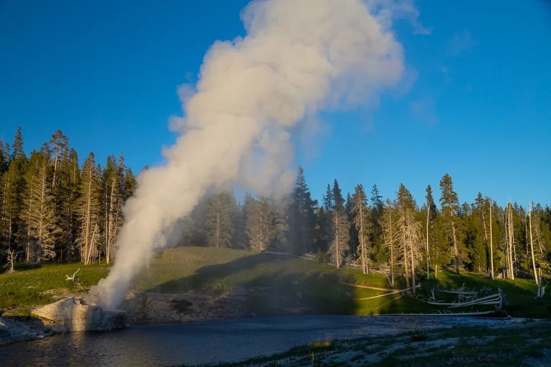 Riverside_Geyser_Yellowstone_Photo_Tour_Workshop-7287.JPG