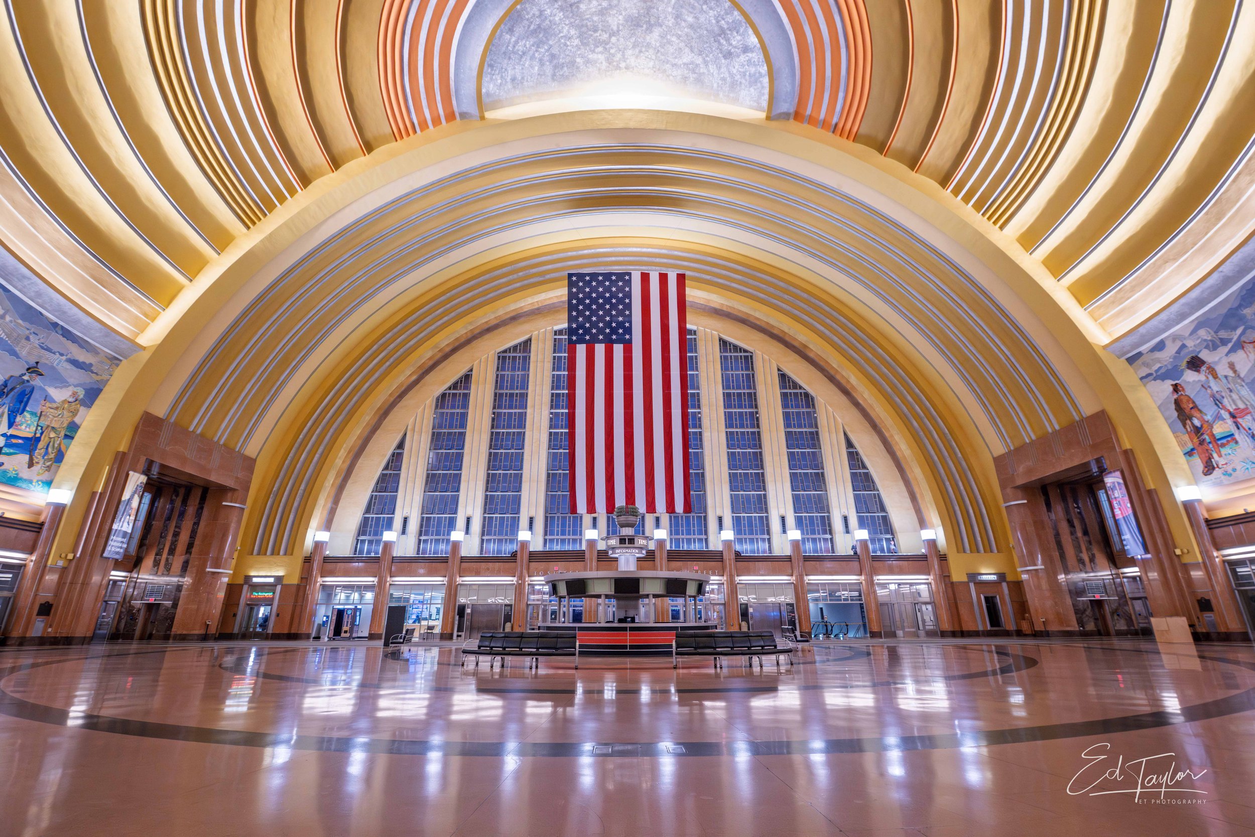 Union Terminal Cincinnati, art deco, cincinnati landmark, train hub