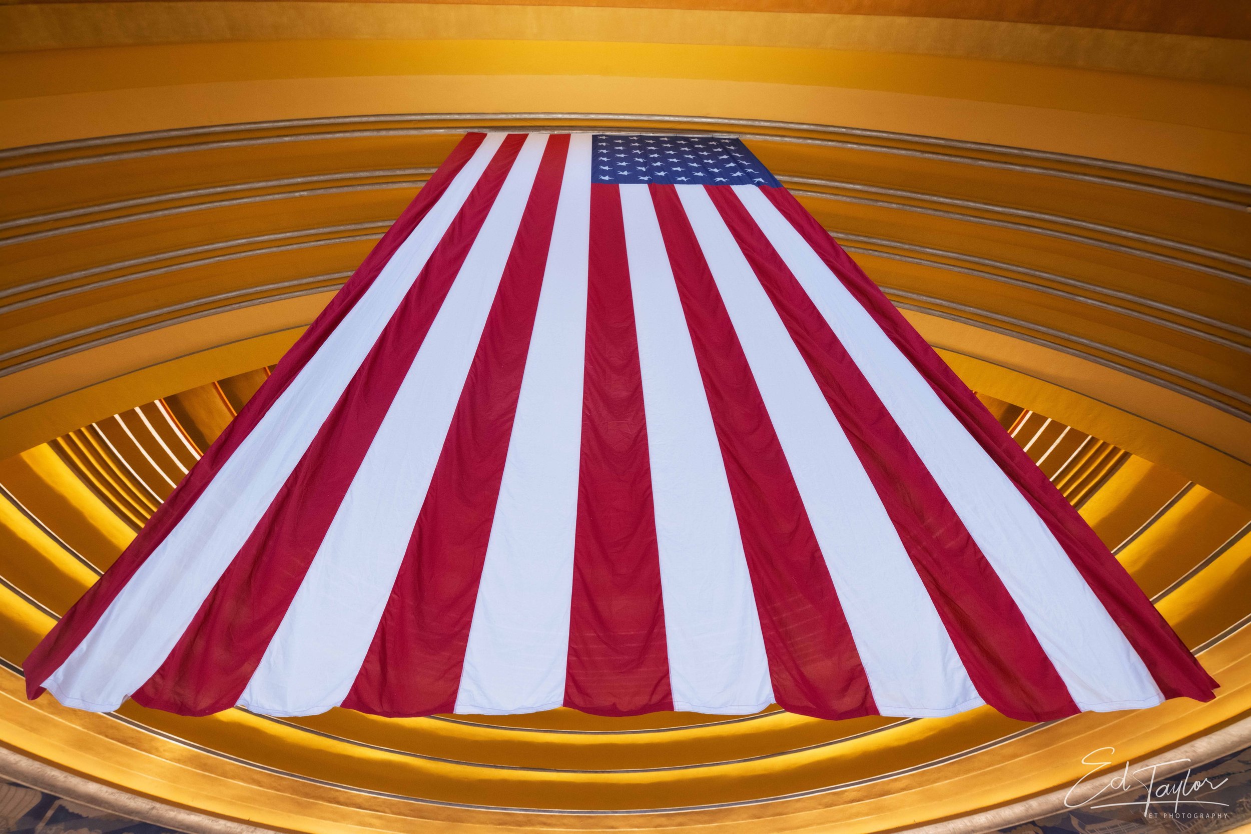 Cincinnati Union Terminal, American Flag, Cincinnati Landmark, historic train station