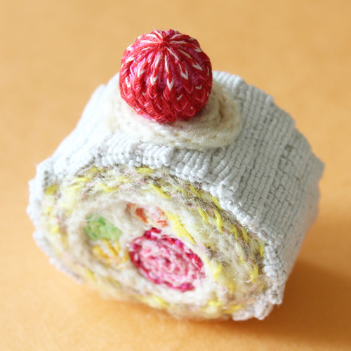 crochet swiss roll cake.jpg