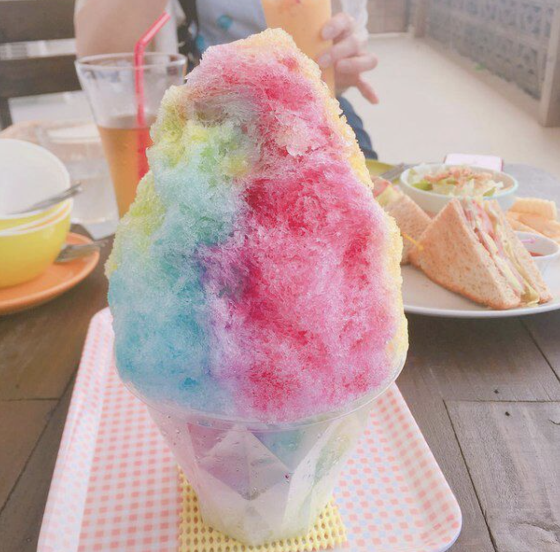 rainbow kakigori かき氷 shaved iced.png