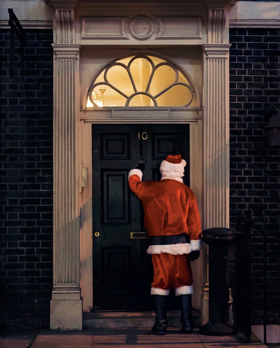 santa claus christmas at no.10 downing street