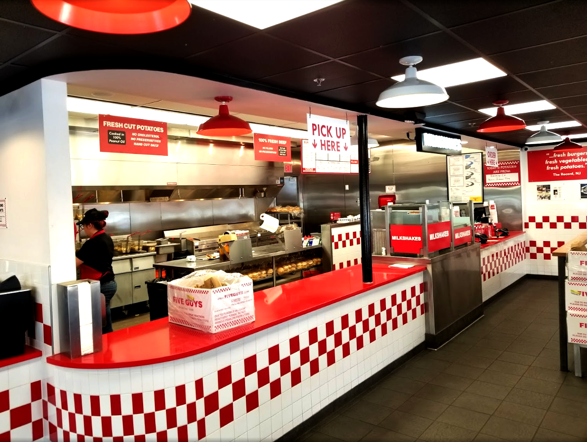 FIVE GUYS BURGER & FRIES - PASATIEMPO LANE - SACRAMENTO - 4.png