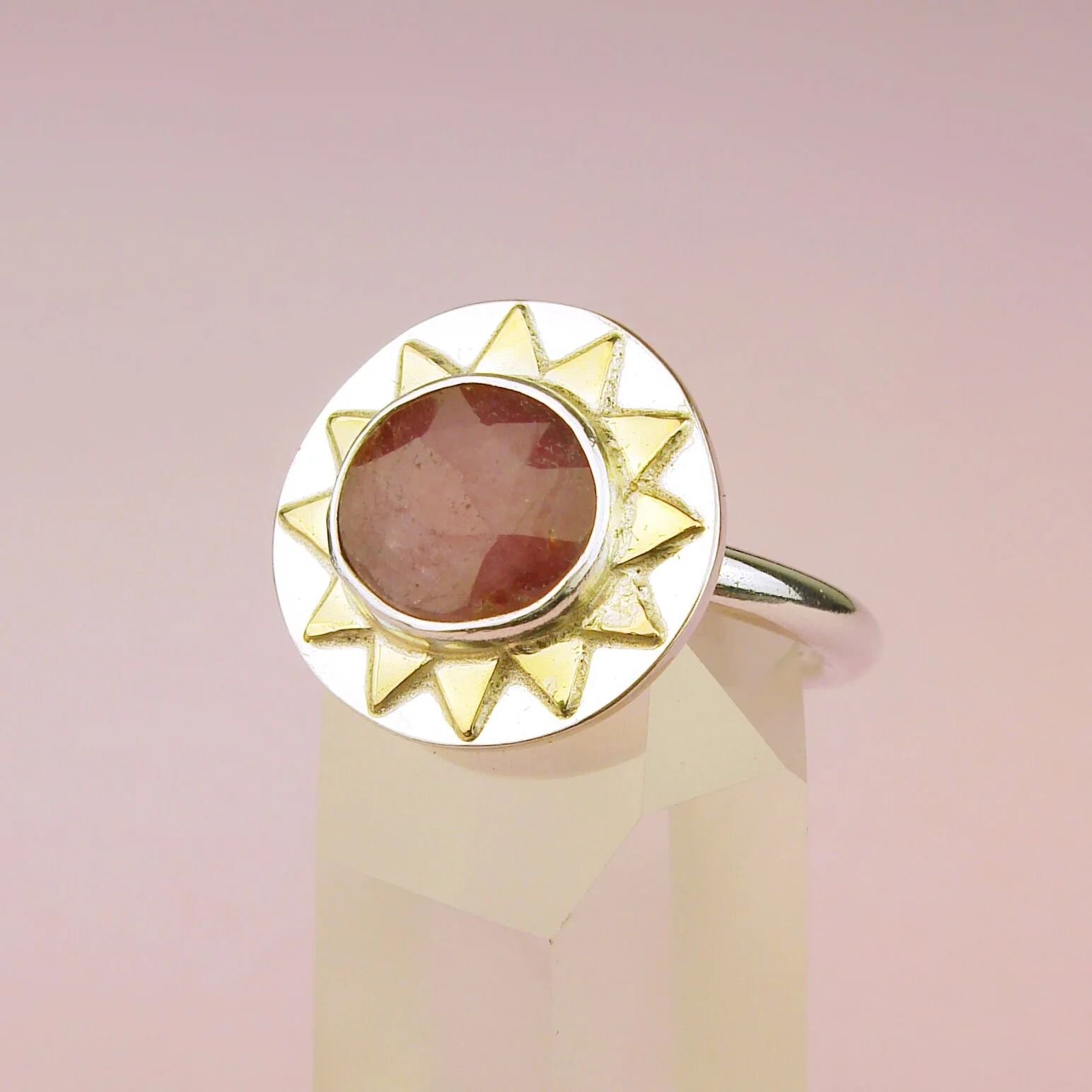 6C06FE5C-91DE-4B33-BEAC-00E96910A57F