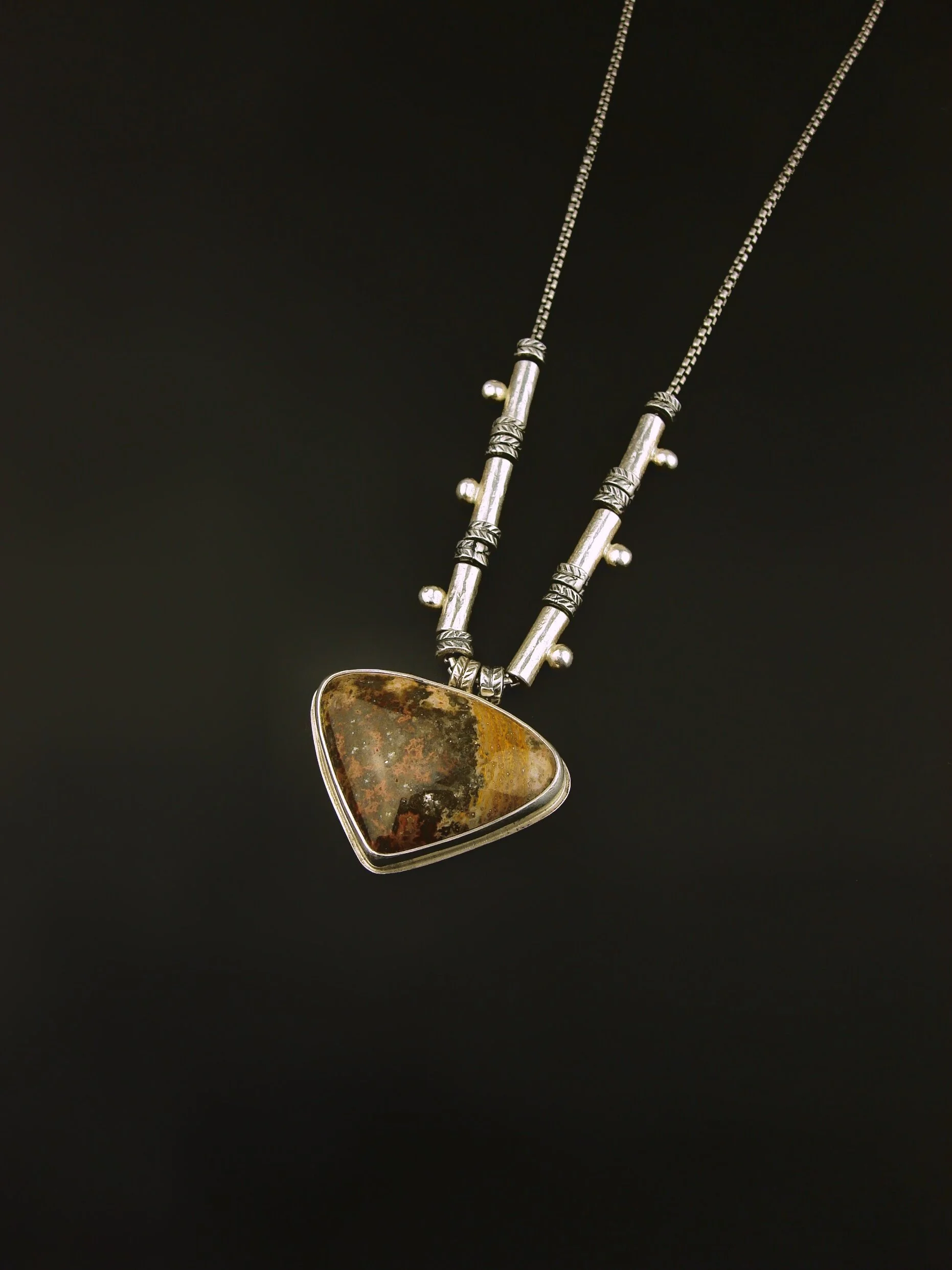 7AD111FF-CFF7-4DCA-9453-196A5FF4A8A8