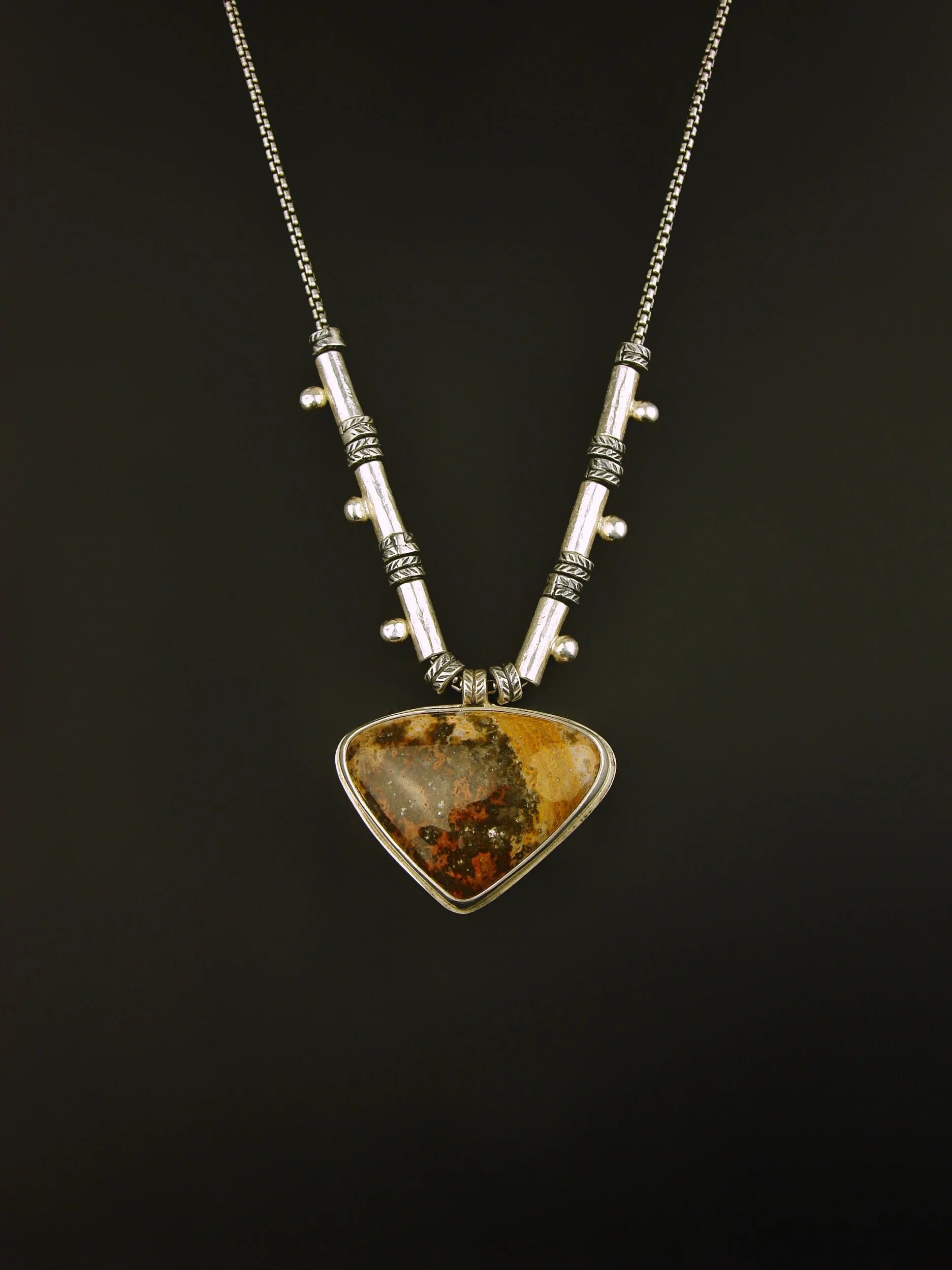 8F7EA91F-28E2-44F5-AB56-40110442609F