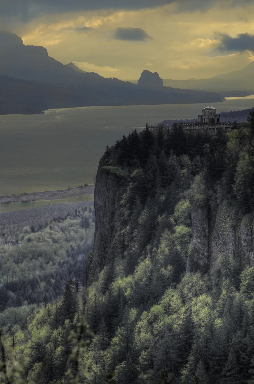 Vista House Vertical